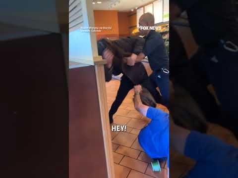 Read more about the article Panera Bread employee strikes violent customer with baking pan