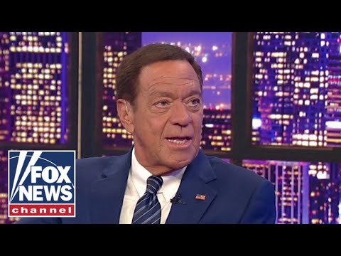 You are currently viewing Joe Piscopo breaks out some Frank Sinatra