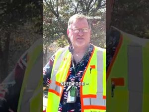 Read more about the article Retired police officer delivers hurricane relief supplies to people in North Carolina