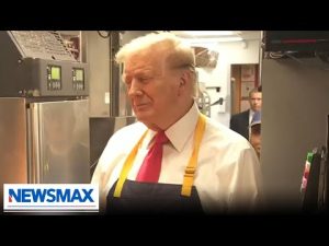 Read more about the article Donald Trump works at a McDonald’s in Pennsylvania