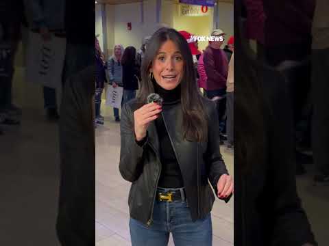 You are currently viewing Crowds gather for Trump rally at Madison Square Garden