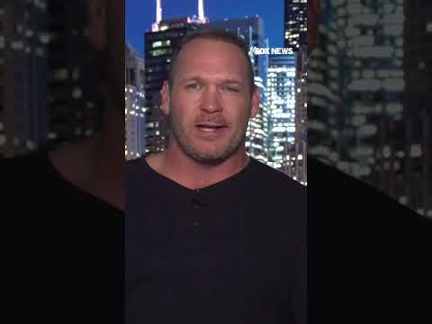 Read more about the article NFL Hall of Famer Brian Urlacher says “no one is scared anymore” to show support for Trump