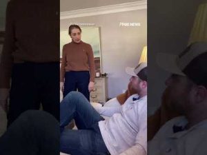 Read more about the article Woman surprises Navy husband with special homecoming gift