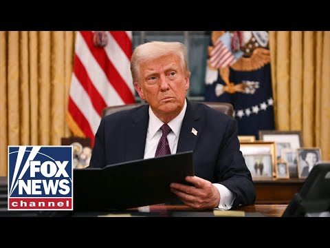 Read more about the article President Trump finds letter from Biden while signing more executive orders