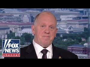 Read more about the article Tom Homan shuts down rumors ICE went to a school: ‘Put fear in the community’