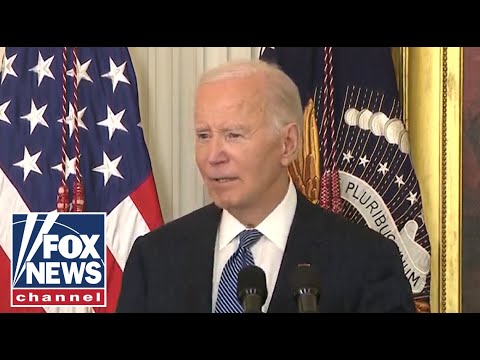 You are currently viewing LIVE: President Biden delivers remarks at Medal of Freedom ceremony