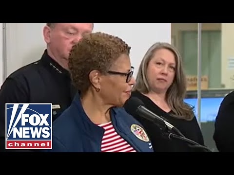 You are currently viewing LA Mayor Karen Bass holds presser addressing California wildfires