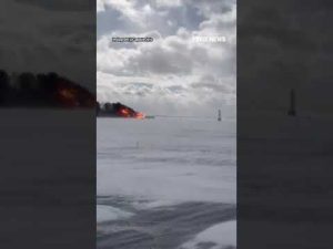 Read more about the article Harrowing video shows Delta plane erupting in fireball, flipping upside-down