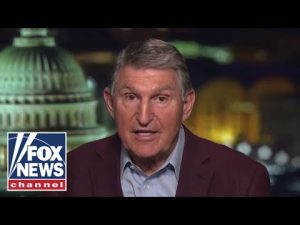 Read more about the article Joe Manchin: All Americans should be ‘rooting for our president’