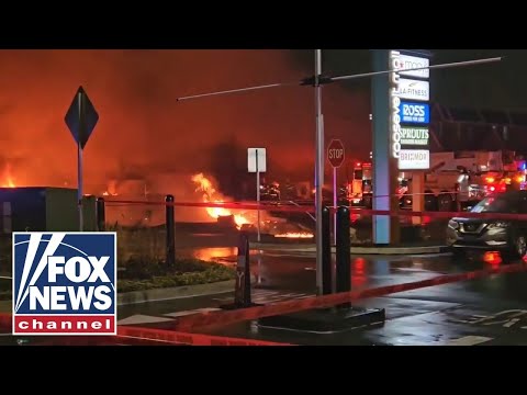 You are currently viewing BREAKING: Plane crashes near Philadelphia mall in massive explosion