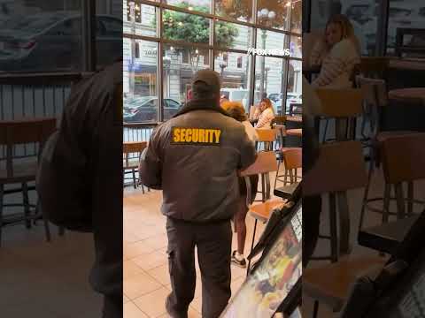 Read more about the article Taco Bell security guard slaps customer in wild video