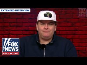 Read more about the article Tim Dillon unpacks conspiracy theories, political hypocrisy and the future of comedy
