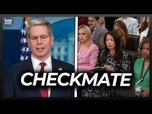 Read more about the article Reporter Stunned When Trump Advisor Explains How China Is Cornered